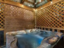 Hot Tub & Dog Friendly, 4 Miles to Cades Cove