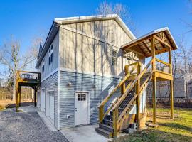 Peaceful Retreat with Hot Tub Near Lake Barkley! – hotel w mieście Cadiz