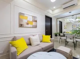 Modern Condo at Park McKinley West with Wi-Fi and Washer