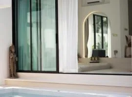 New Luxury Villa with Private Pool, Beach Nearby