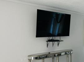 Noble Retreat Condo with Pool, Free Parking & Wi-Fi, hotel di Christiansted