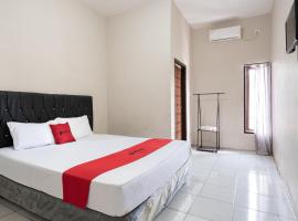 RedDoorz near Big Mall Samarinda, hotel a Loa Bakong