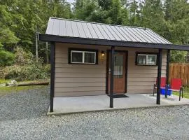 Rustic Rainforest Cabin for 2 - Peaceful - Pet Friendly