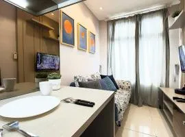 Apt 2BR Chadstone Exclusive,cozy,pool,wifi and Gym by LS