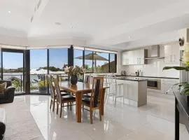 Mandurah Escape3 EnsuitesSpa BathWifiParking