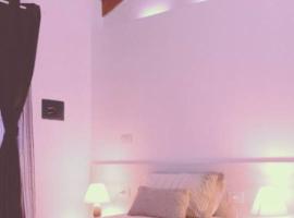 Al Castello Bed and Breakfast, икономичен хотел в Cornate dʼAdda