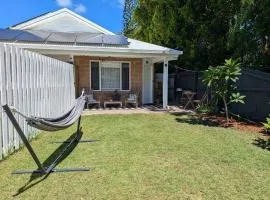 Private Garden Studio - Walk to Beach