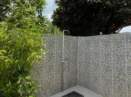 White Sandy Beach Resort, hotel sa Kese