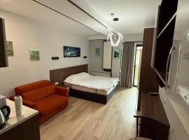 Cozy Ski-In Studio near forest at Crystal residence, hotel din Bakuriani