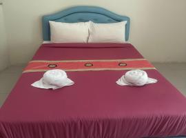 The high hill fresh resort: Ban Sukhawadi şehrinde bir otel