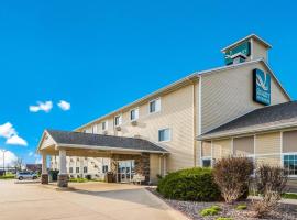 Quality Inn & Suites Eldridge Davenport North, хотел в Eldridge