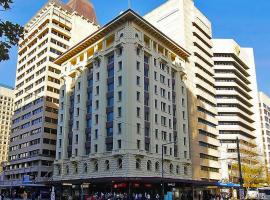 Quality Apartments Adelaide Central، فندق في أديلايد