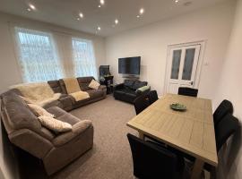 Numero Uno Budget Stays 4BR for Workers & Groups, hotel a Newcastle upon Tyne