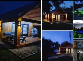 Naujai įrengtas atostogų namelis su kubilu ir pirtimi