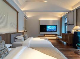 린즈에 위치한 주차 가능한 호텔 林芝悦皇冠度假酒店