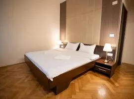 Schiller Apartment - Old Town