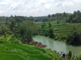 Live lombok homestay, отель в городе Batukliang