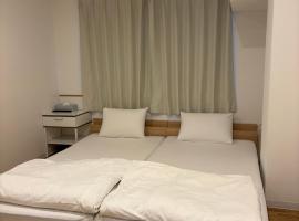 コインズホステル天神ペット宿泊可, hotel di Fukuoka