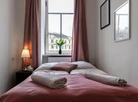 Elegant Private Rooms Close to Millennium City