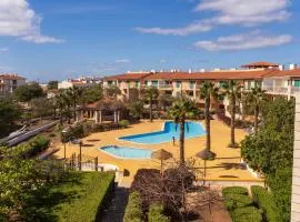 Two Bedroom with Pool & Near the Beach Vila Verde