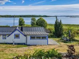 One-Bedroom Holiday Home In Sturko