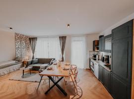 Exclusive penthouse apartment 5 with balcony & parking, hotel v destinaci Viernheim