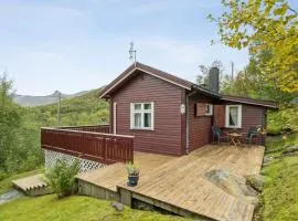 Cozy Forest Cabin in Lofoten Peaceful and Central
