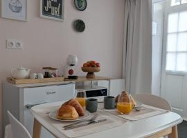 La loge Diane, à deux pas du château et son jardin à la française, Hotel in Chantilly