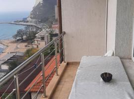 Apartments Bizone, hotel a Kavarna