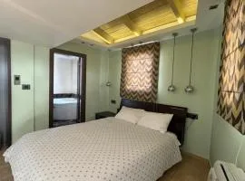 Uplift Hideaway Jacuzzi