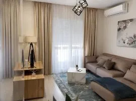Regency Apartament Univers City Near Tirana Mother Teresa Airport & 10 min from City Centre