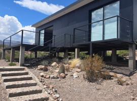 Altos Dique Potrerillos, hotel i Potrerillos