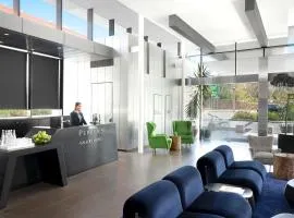 Peppers Gallery Hotel