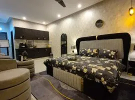 Modern Studio Luxe heaven in Etihad town