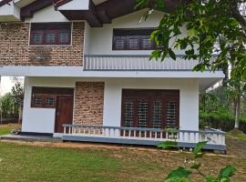 Thuru villa Family Resort, Hotel in Ingiriya