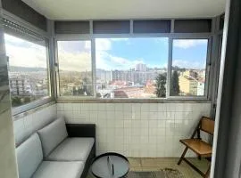 Sol Apartment - Sunny top-floor view in charming Benfica