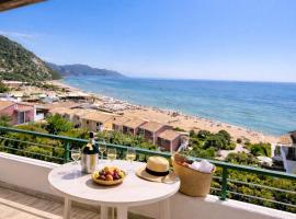 Glyfada beach two floors apartment 2-3 people, hotel v destinácii Glyfada