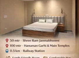 Lovkush Bhavan Guest house 100mtr - from Ramjanam bhumi, khách sạn ở Ayodhya