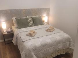 Warm cozy 1 bdrm close to Hwy, Hotel in Edmundston