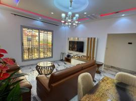 C-House, hotelli kohteessa Yaoundé