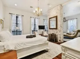 Bright Villa w Heated Pool & Pool Table 5br 4ba