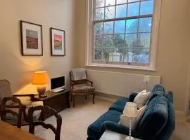 Unique garden flat in converted chapel - Hungerford