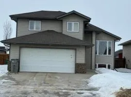 Gans Home - 5 Bedroom Residence