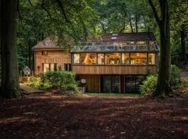 Secluded Woodland Eco-Spa - Hot Tubs - Sauna - Cinema