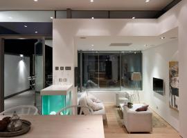 10 Minute Walk from Twickenham Rugby Stadium - Architect designed family home, hotel a Twickenham