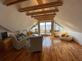100m zum See, Traumhafte Dachwohnung mit Seeblick, Hotel in Sipplingen