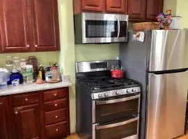 Boston Private Bedroom near train&buses