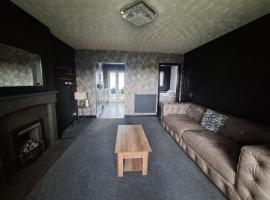Relaxed Peaceful Long Term Contractor Home, hotel em Widnes