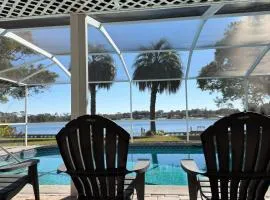 Peaceful waterfront home minutes from Legoland, Fl