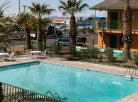 Econo Lodge Inn & Suites